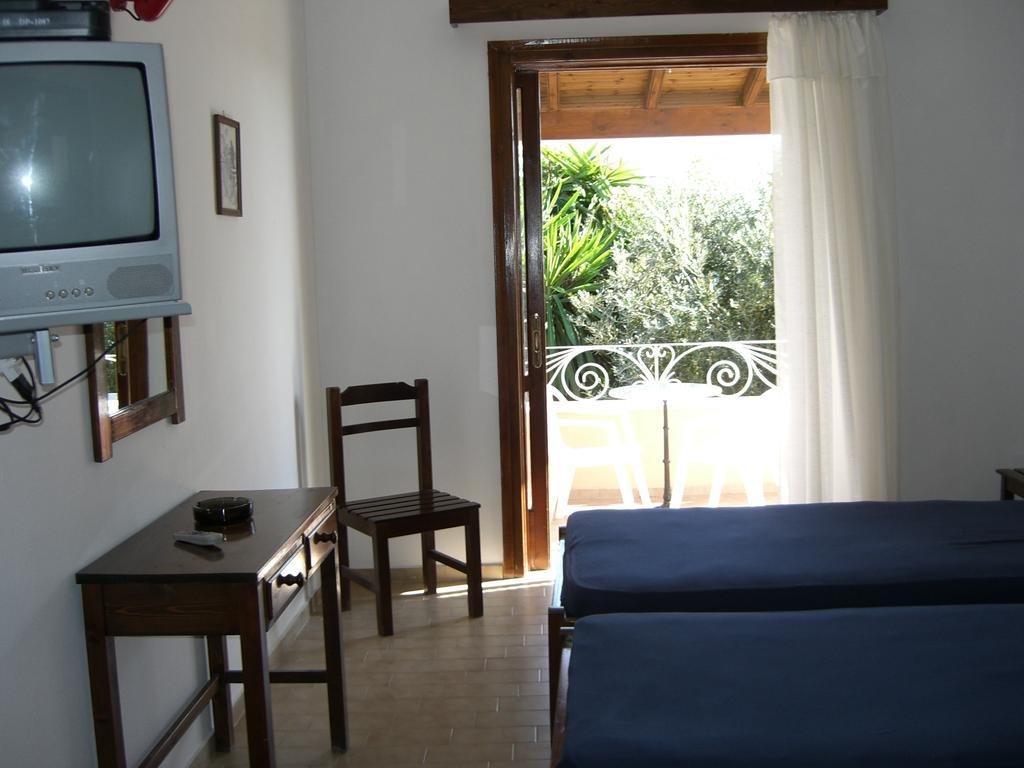Atisis Apartments Μπενίτσες Δωμάτιο φωτογραφία