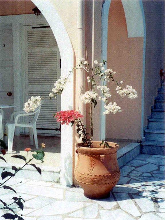 Atisis Apartments Μπενίτσες Εξωτερικό φωτογραφία